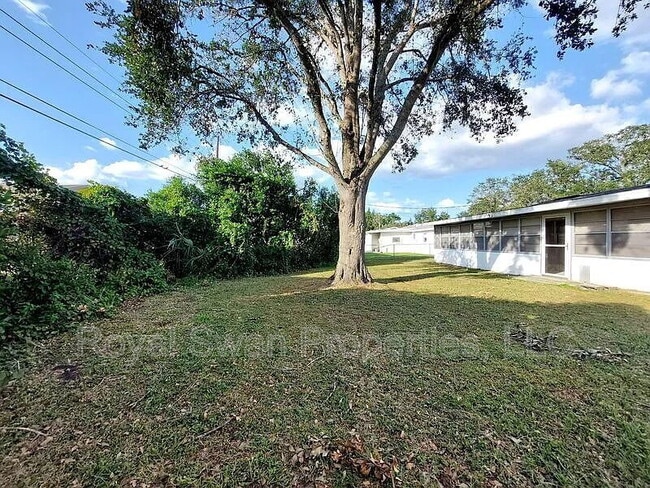 Building Photo - 4035 S Wellington Dr