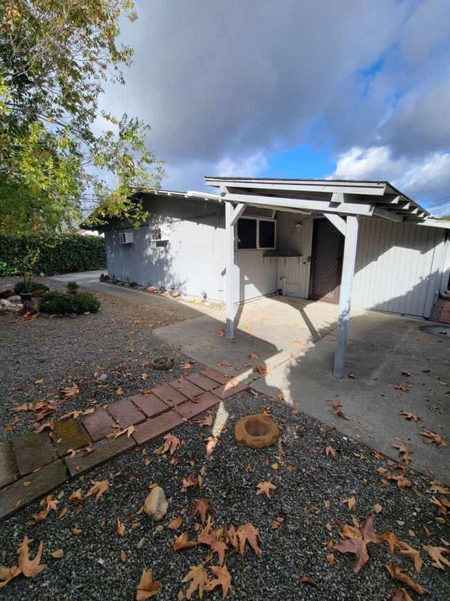 Building Photo - 3 Bedroom 2 Bath Home For Lease In Concord!