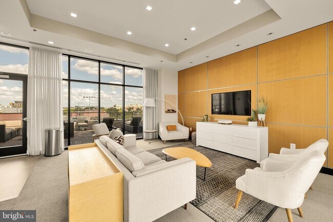 Building Photo - 1628 11th St NW