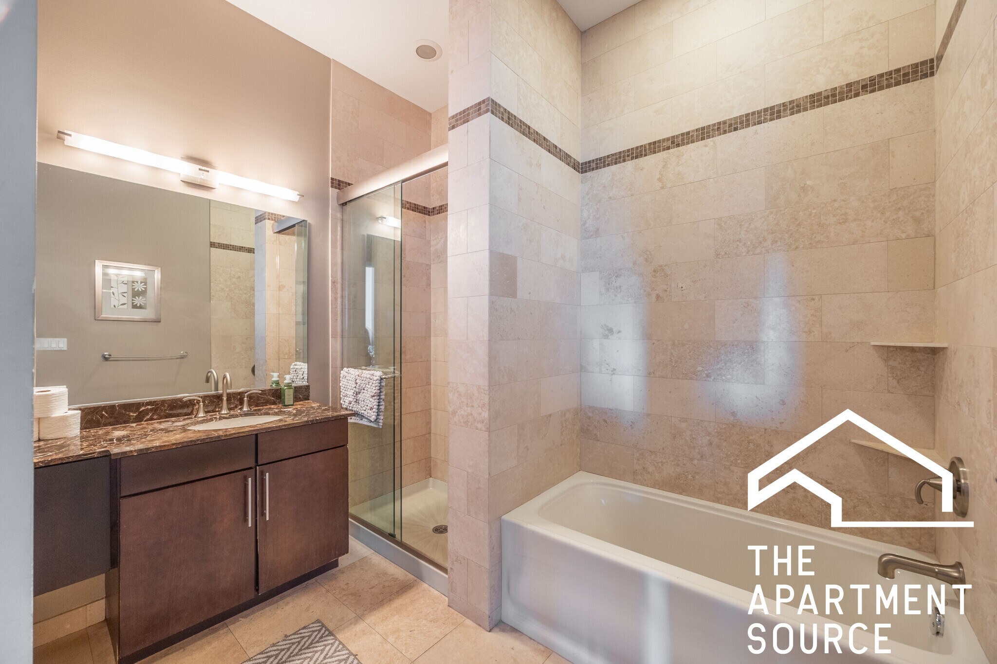 Building Photo - 1002 W Lake St