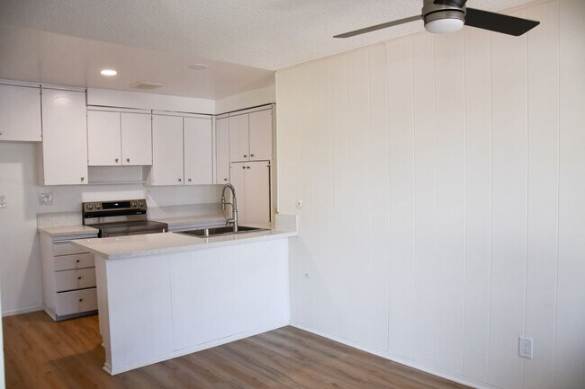 Building Photo - Tularosa (344) West