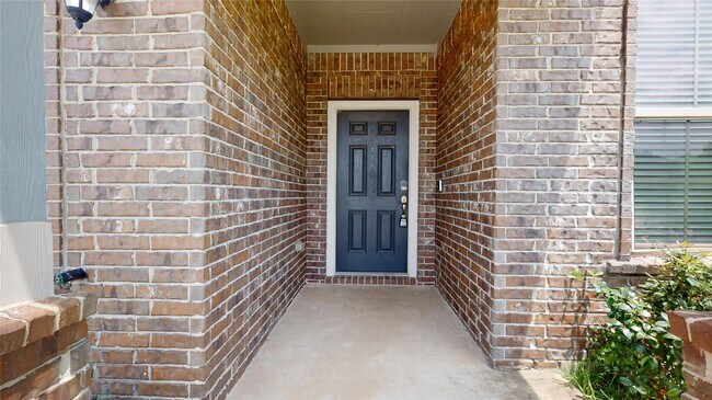 Building Photo - 24702 Crimson Pine Dr