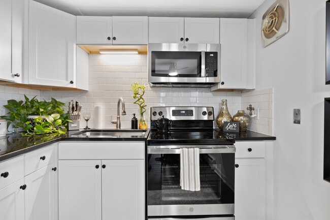 Building Photo - 1 Stonewood Park