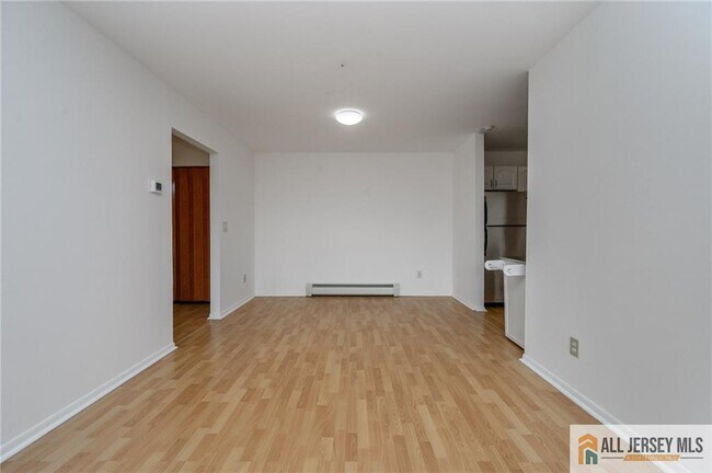 Building Photo - 628 Cricket Ln