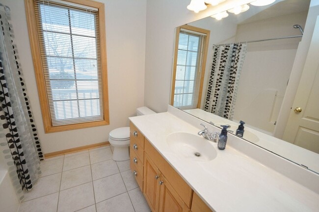 Building Photo - Beautiful walk-out ranch home at the end of a cul-de-sac!