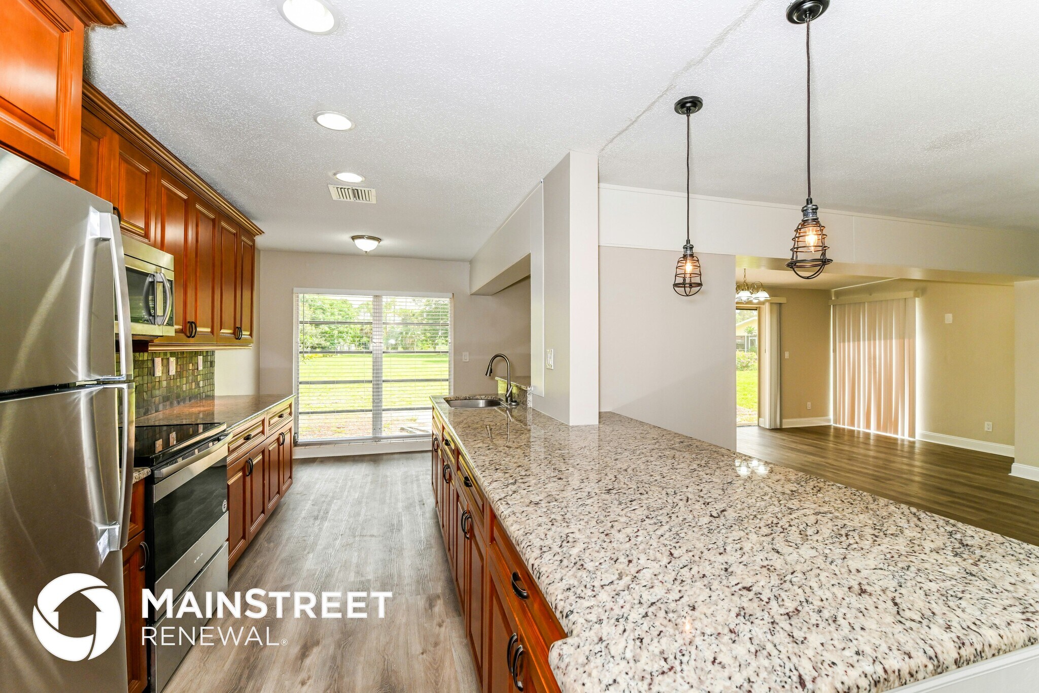 Building Photo - 907 East 3rd Street