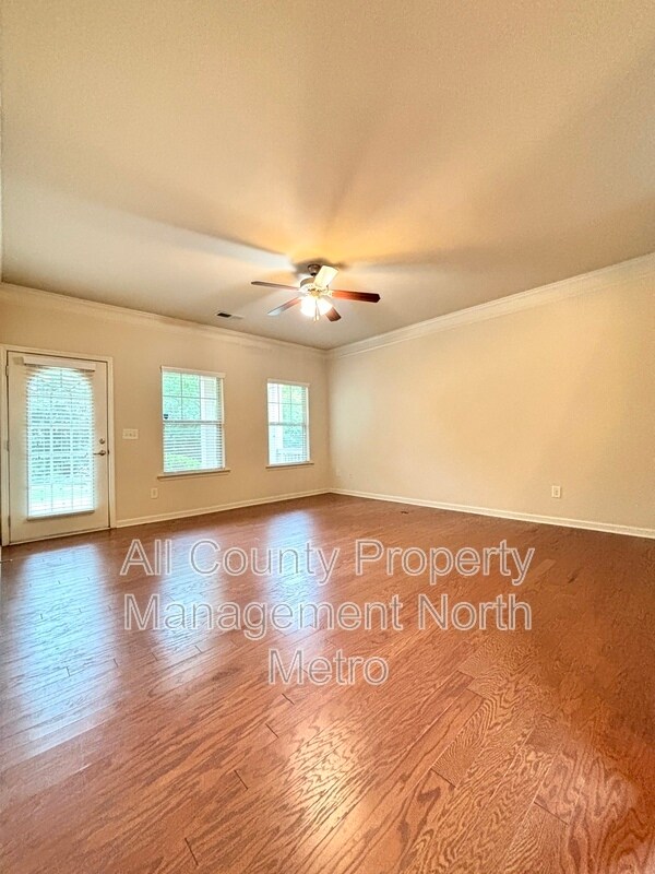 Building Photo - 421 Parkstone Dr