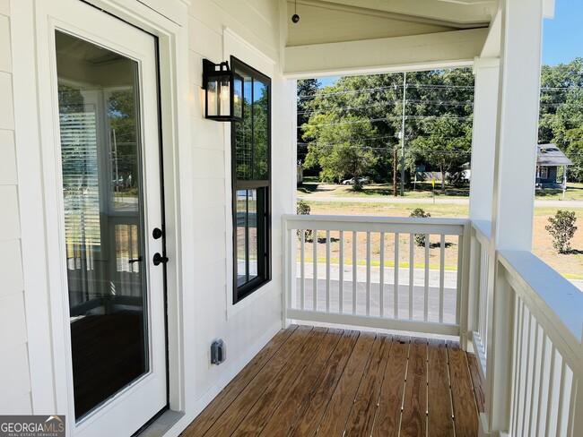 Building Photo - 103 Gardenia Ln