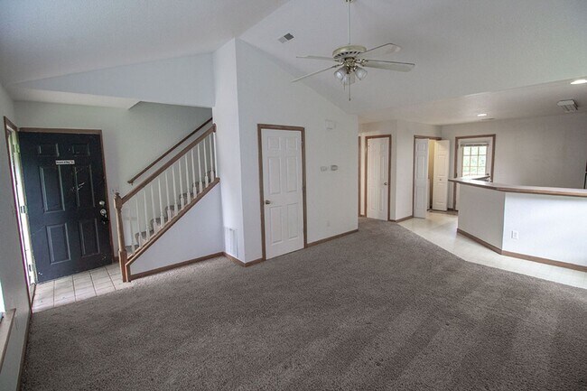 Building Photo - 5340-5342-5342 Godas Cir