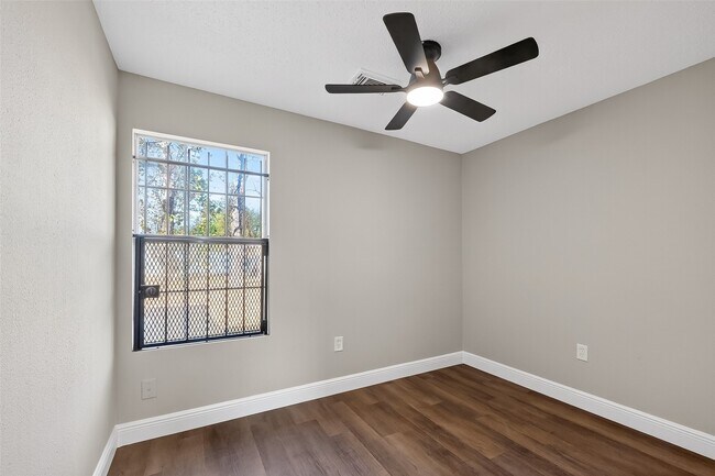 Building Photo - 7437 Bywood St