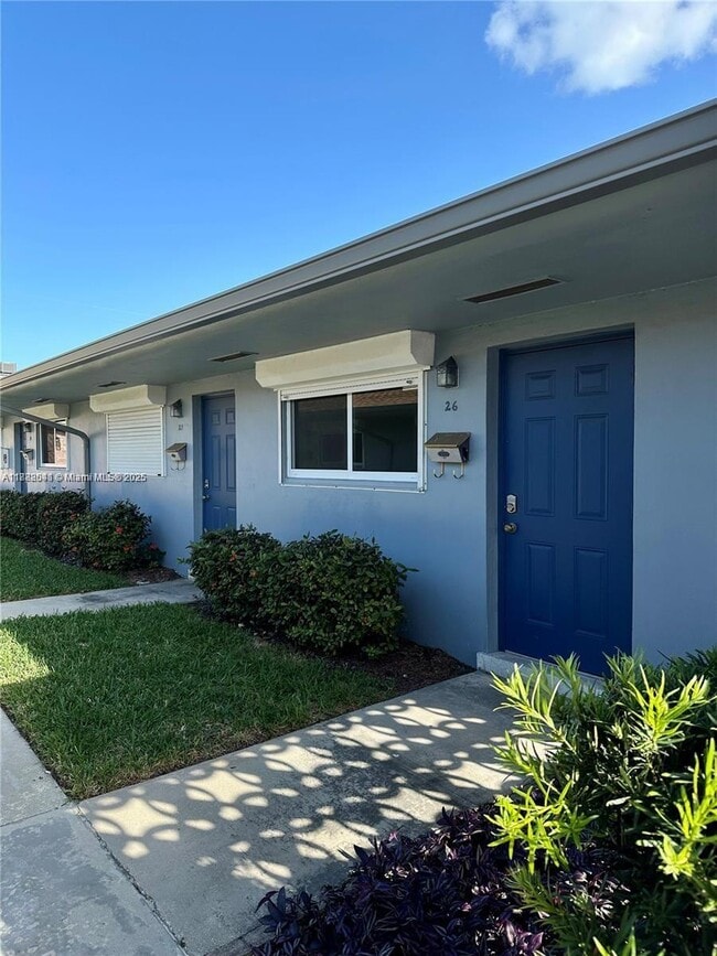 Primary Photo - 1821 N 17th Ct