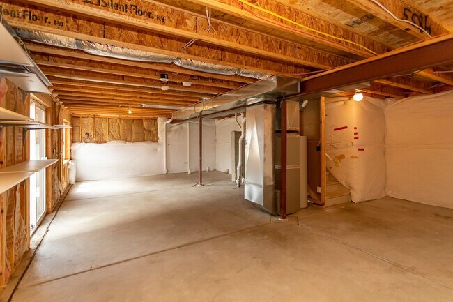 Building Photo - Beautiful 4-bedroom 3-bath located in Stetson Hills!
