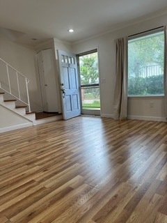 well decorated - 10225 Lurline Ave