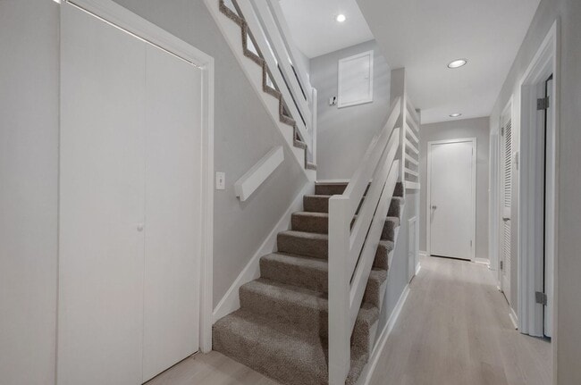 Building Photo - Belle Meade Townhome