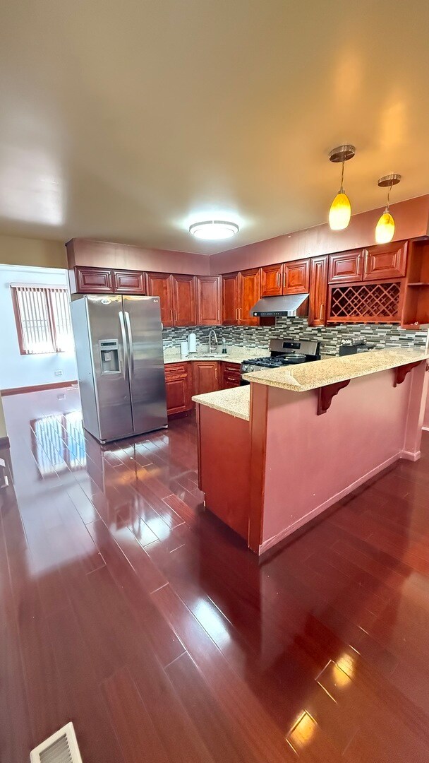 Building Photo - 14631 Knox Ave