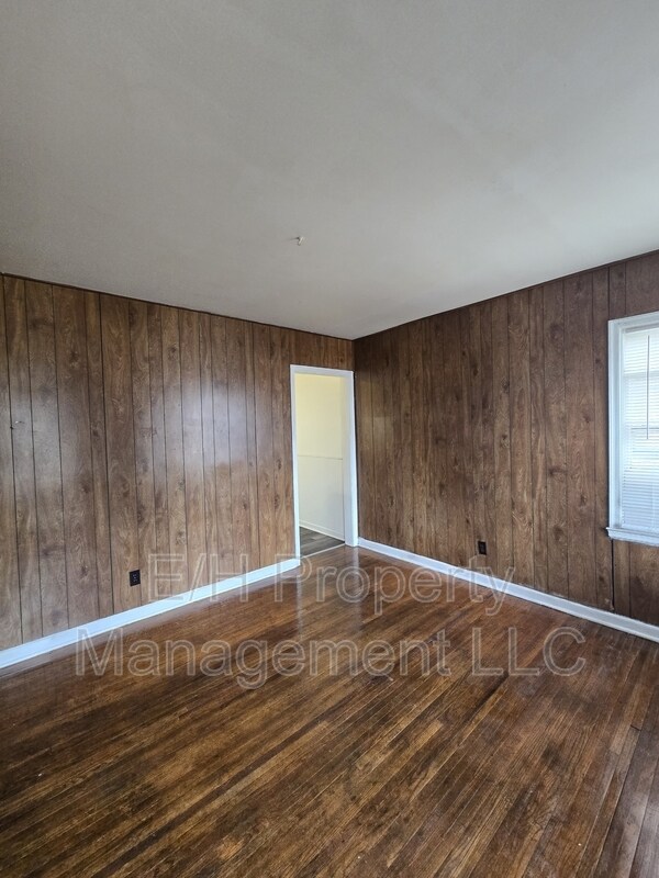 Building Photo - 528 S Glendale St
