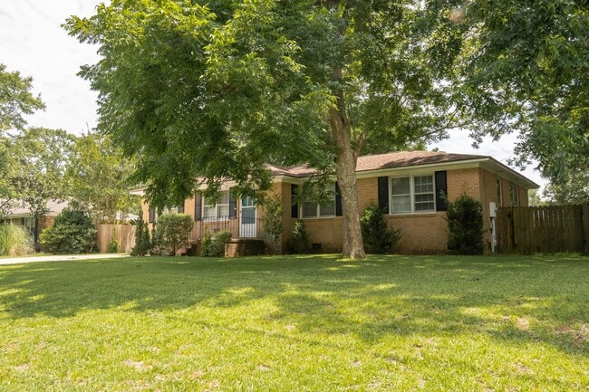 Primary Photo - 1329 White House Blvd