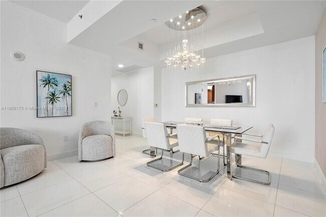 Building Photo - 15811 Collins Ave