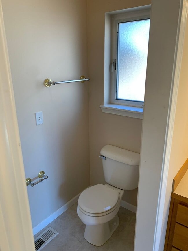 Building Photo - **Sunny Sequim**APPLICATION PENDING