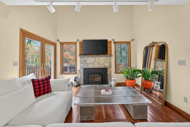 Building Photo - 71 Cherry Swamp Rd