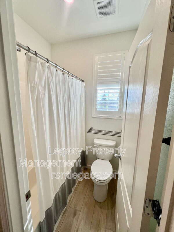 Building Photo - 436 Rose St