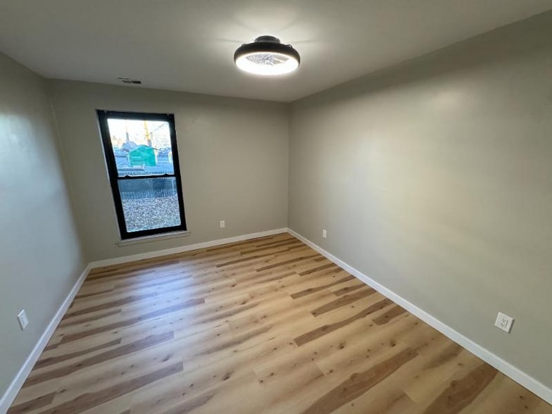 Building Photo - 2727 Rhawn St