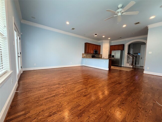 Building Photo - 1007 Kern St