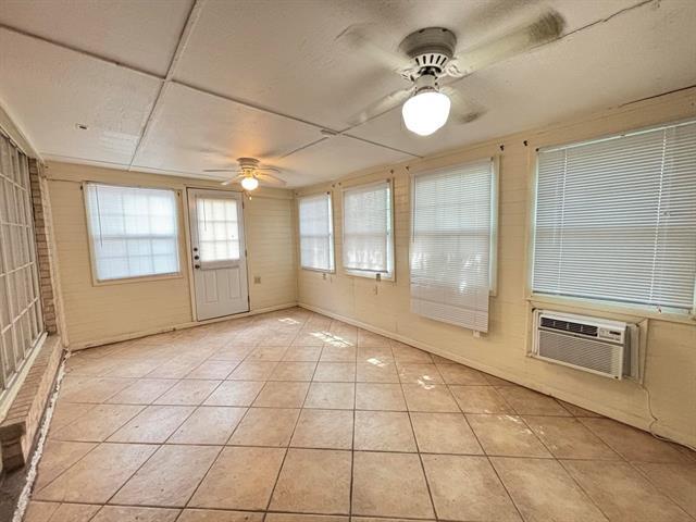 Building Photo - 2107 Botts Dr