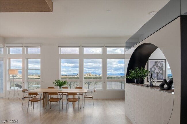 Building Photo - 11055 S Las Vegas Blvd