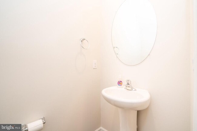 Building Photo - 172 Mazzeo Dr