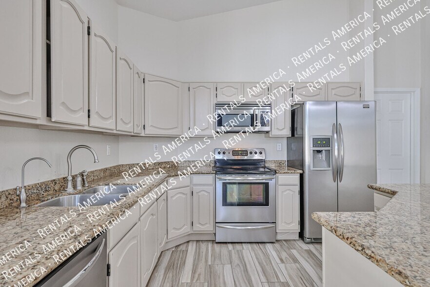 Building Photo - 3802 N Wintergreen Way