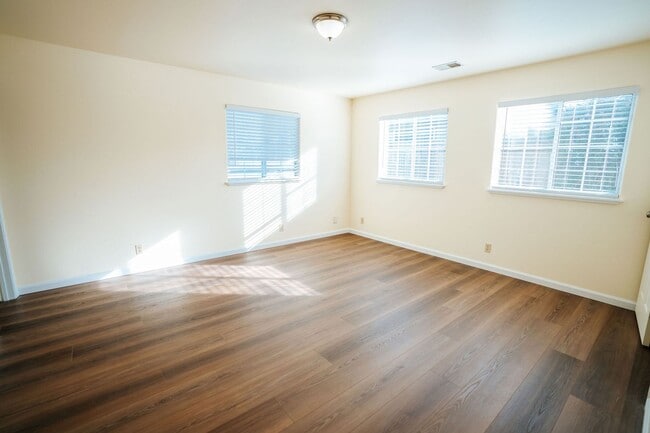 Building Photo - Fully Remodeled 3-Bedroom Home in McKinleyville