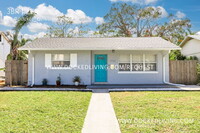 Building Photo - Beautiful 3/2 Family House Available NOW f...