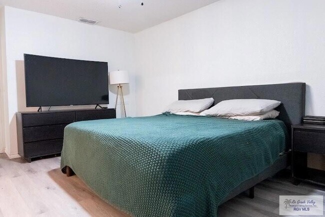 Building Photo - 1809 S Williams Ln