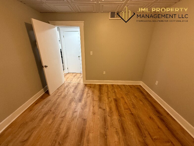 Building Photo - 321 Union St