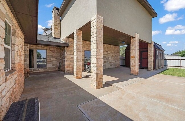 Building Photo - 5508 E County Rd 60