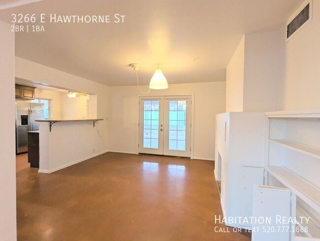 Building Photo - 3266 E Hawthorne St