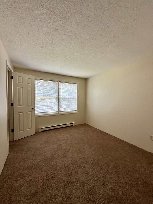 Building Photo - 812 Court St