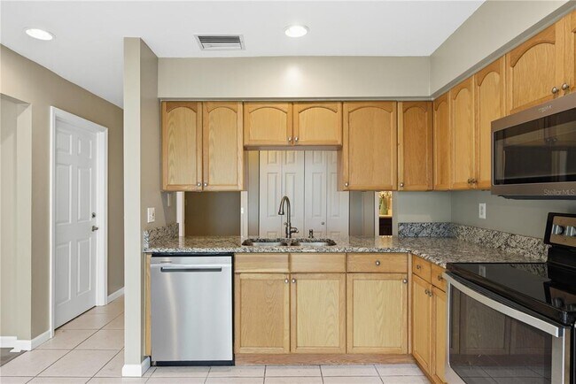 Building Photo - 2914 Cypress Green Dr