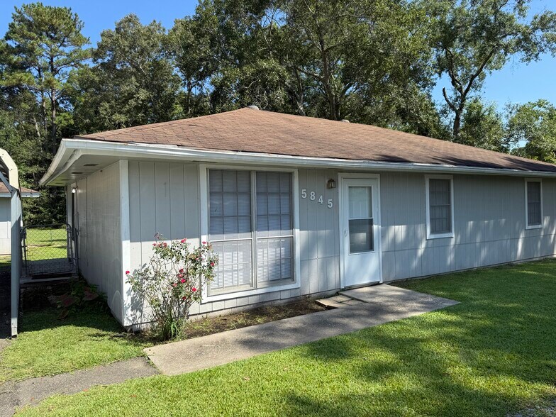 Primary Photo - 5845 Pine Hill Dr