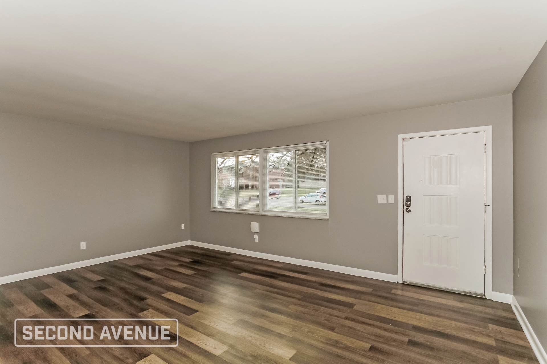 Building Photo - 940 Hollytree Dr