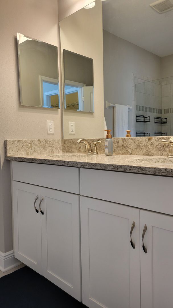 Building Photo - Annual UNfurnished newer 3/ 2 /12 townhome off SR-70 in gated community