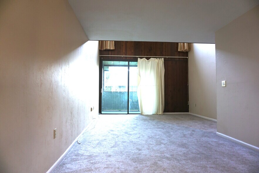 Building Photo - 705 SW 75th St