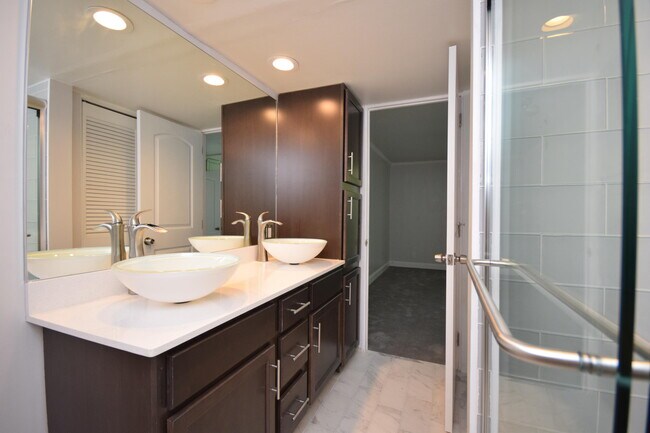 Building Photo - 501 SW 11th Pl