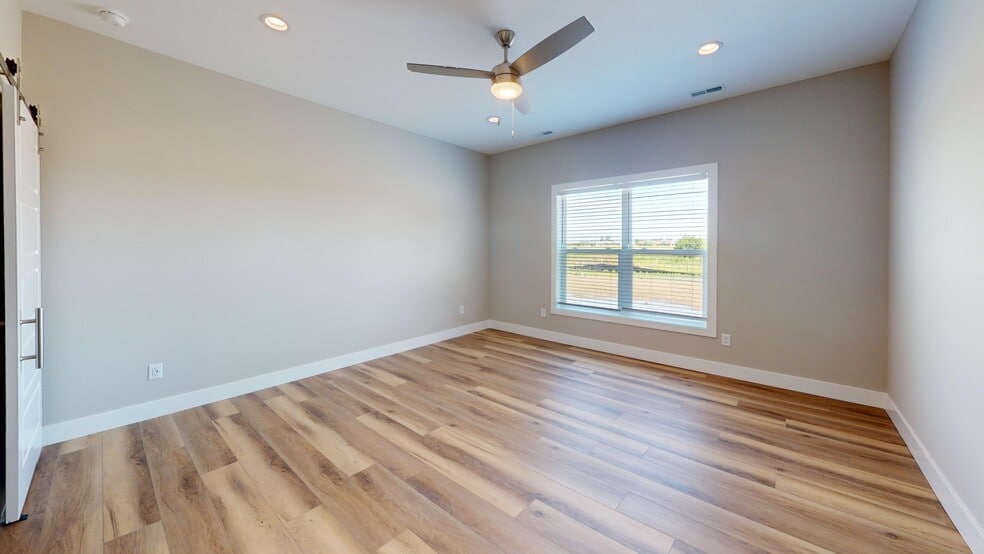 Building Photo - 4534 Hogan Dr