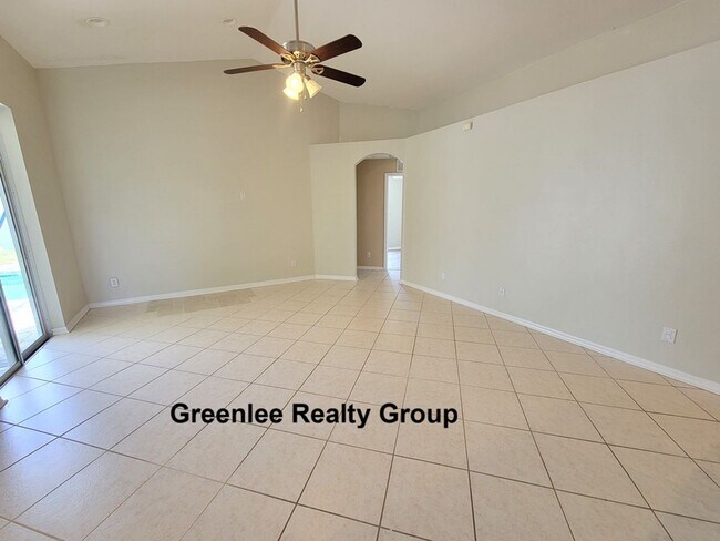 Building Photo - Spacious 3 Bed / 2 Bath pool home with lawn and pool care included in beautiful Rosewood at River...