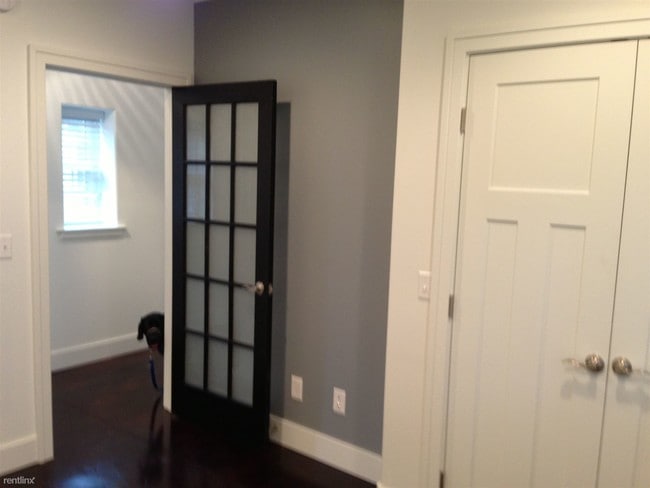 Building Photo - 2 br, 1 bath  - 120 Eastern Ave SE Apt 7