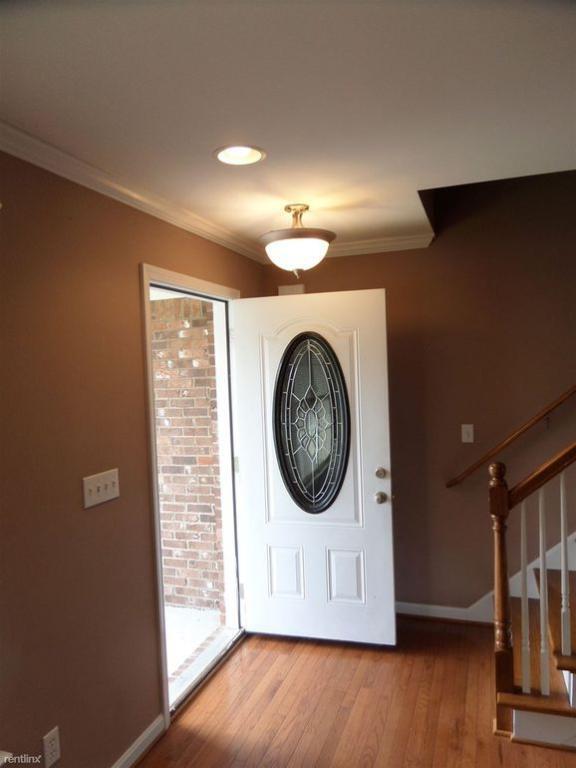 Building Photo - 603 S Atcher St