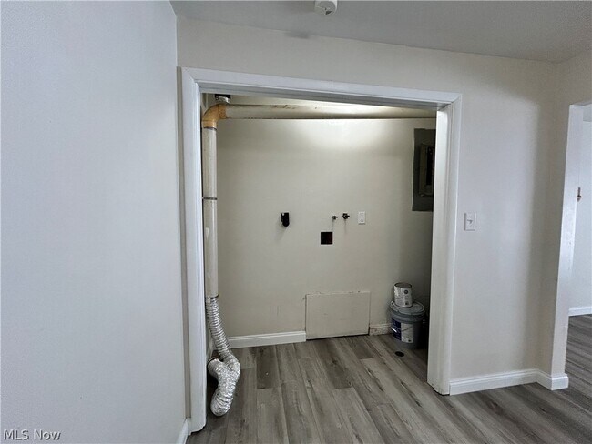 Building Photo - 213 Concord Ct