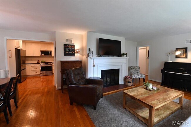 Building Photo - 342 Greenleaf Dr